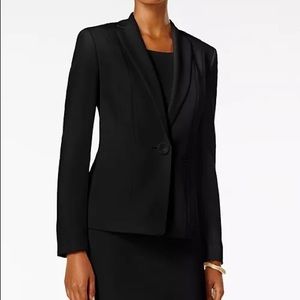 Black Business professional women’s coat in size 14 petite